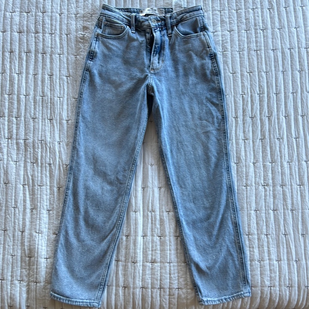 Hollister curvy high rise mom jean